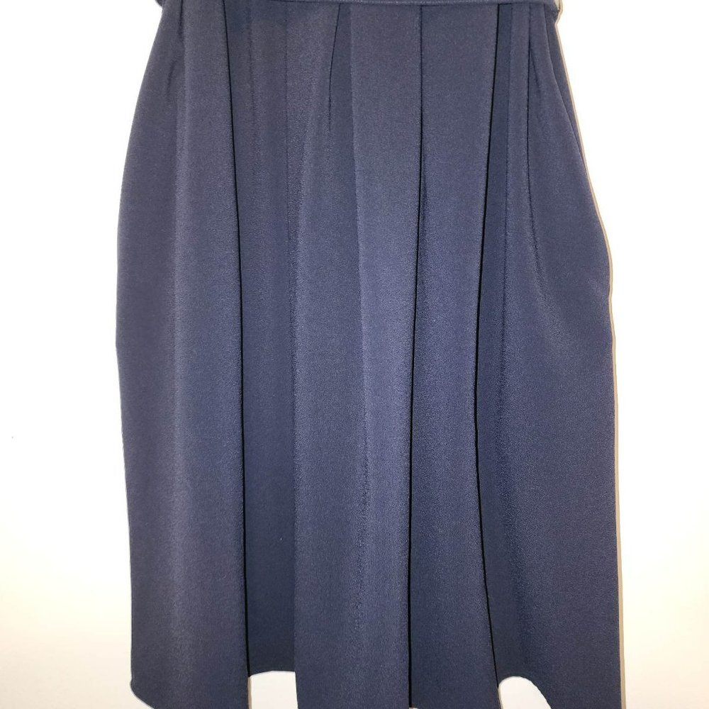EUC Uniqlo Sleeveless Mock-Neck Dress in Navy - Picture 4 of 6